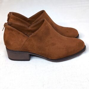 Pierre Dumas Suede back Zip Block Heel Ankle Boots Womens Size 8